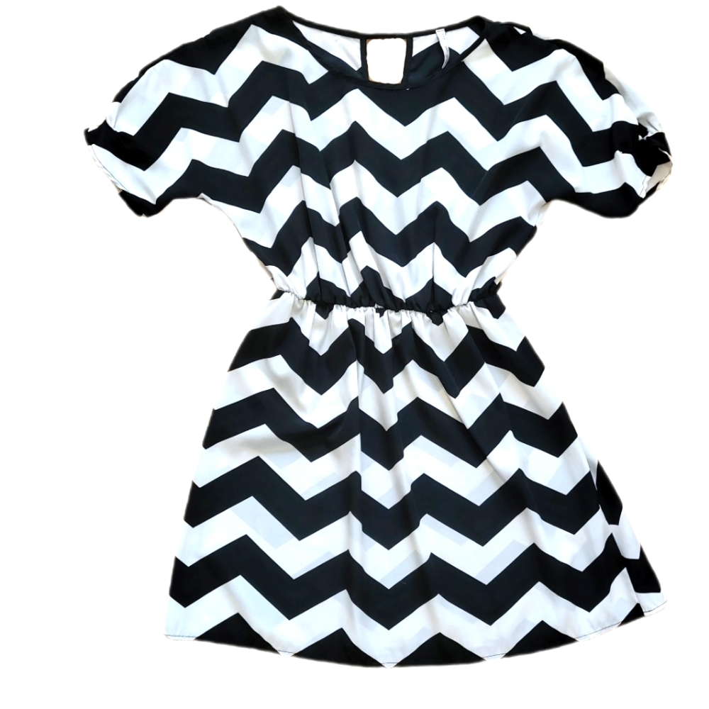 Millibon Black and White Chevron Dress Size Large